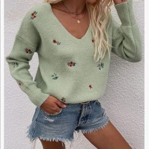 NEW Green V Neck Embroidered Ribbed Knit Pullover Sweater